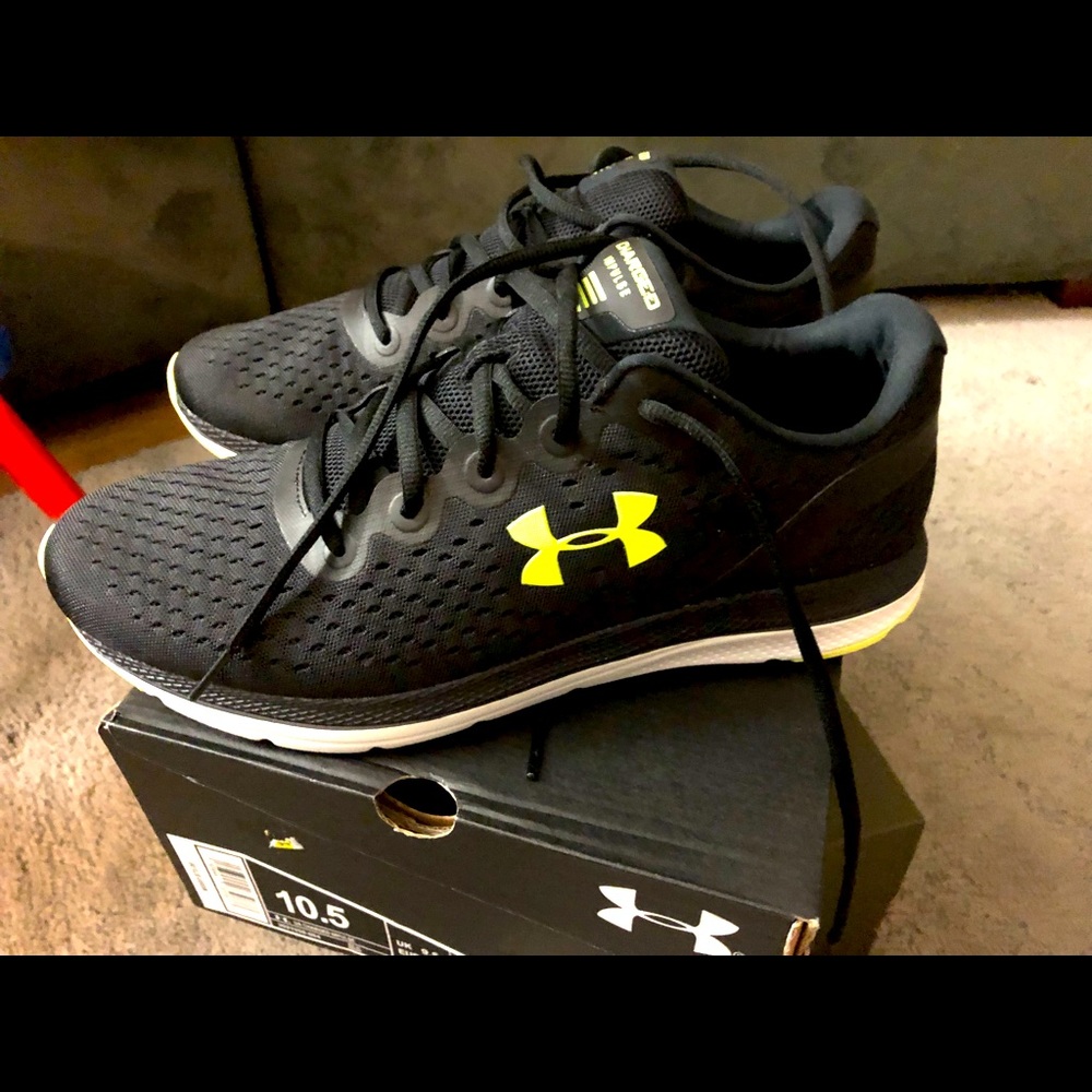 Men’s Under Armor sneakers trainers size 10.5 new